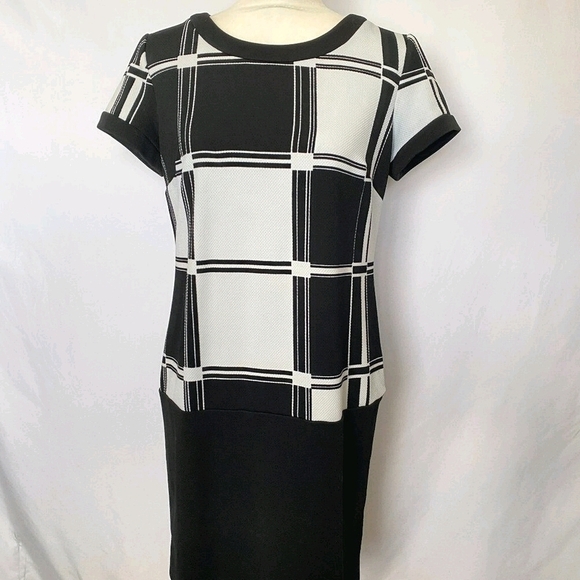 AB Studio B & W Block Design Short Sleeve Dress - Picture 1 of 12
